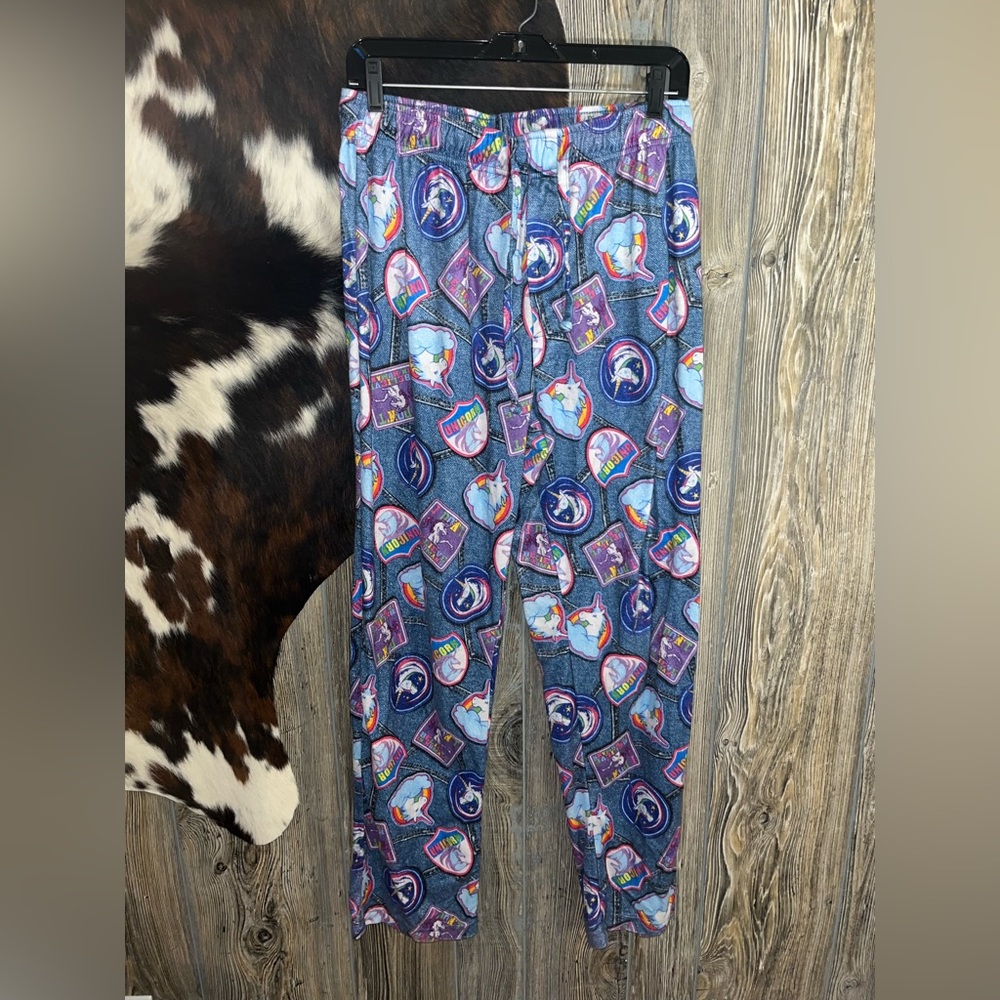 Briefly Stated size medium unicorn printed “I don’t believe in humans” pj pants